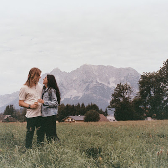 Meet your Posher, Elisabeth - Picture 1 of 1